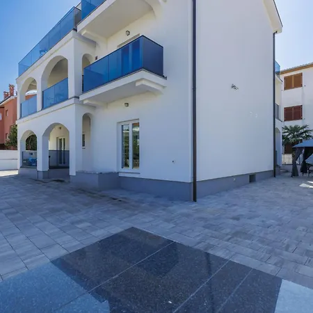 Amra 1 By Interhome Apartman *