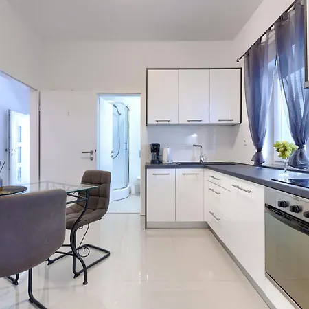 Amra-1 By Interhome Apartament Poreč