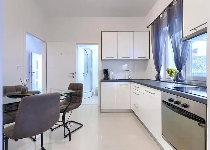 Amra 1 By Interhome Lejlighed Poreč