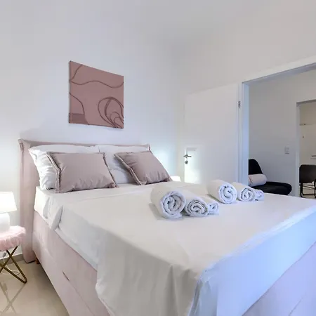 Amra 1 By Interhome Poreč